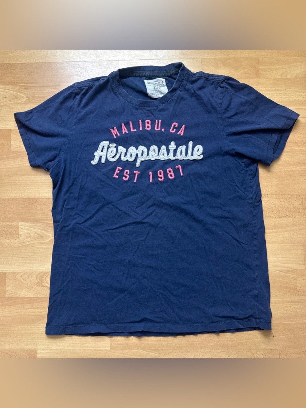 Aéropostale Navy Tee with Pink & White Embroidery Mens Size XL